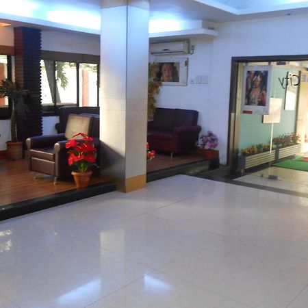 Hotel Fame City Guwahati Esterno foto