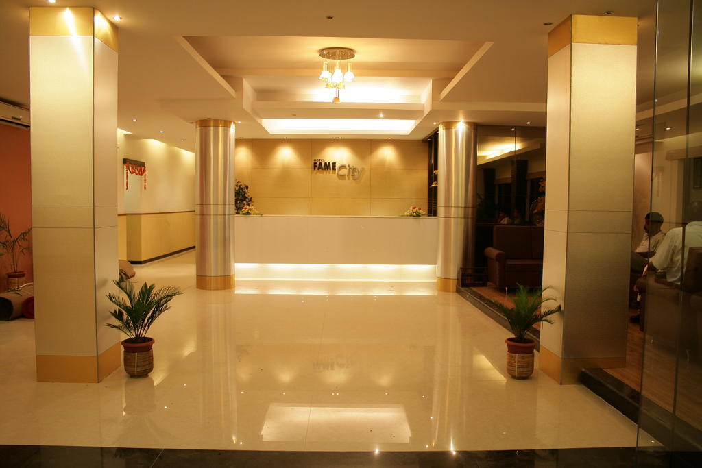 Hotel Fame City Guwahati Esterno foto