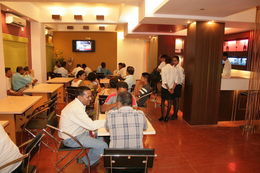 Hotel Fame City Guwahati Esterno foto
