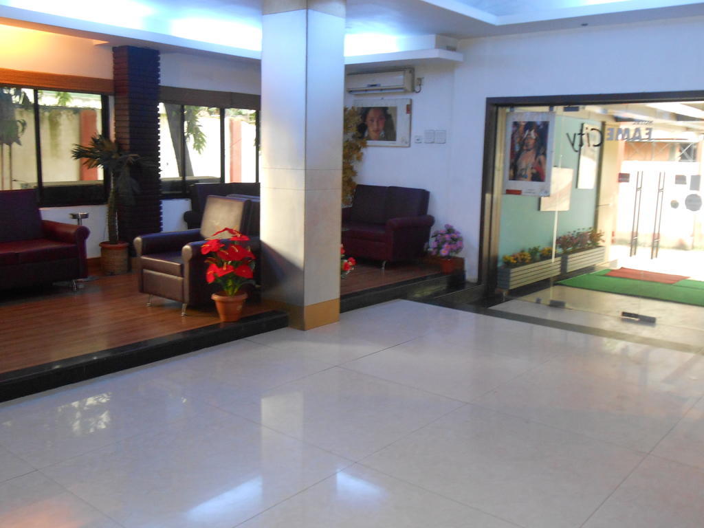 Hotel Fame City Guwahati Esterno foto