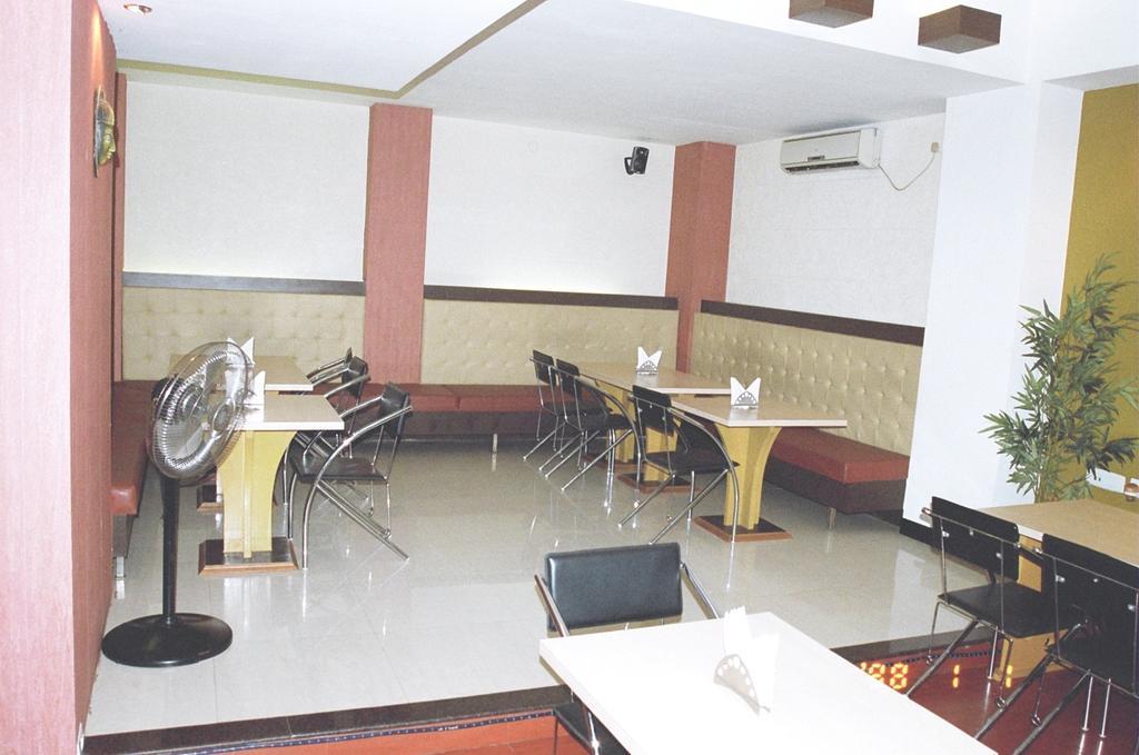 Hotel Fame City Guwahati Esterno foto