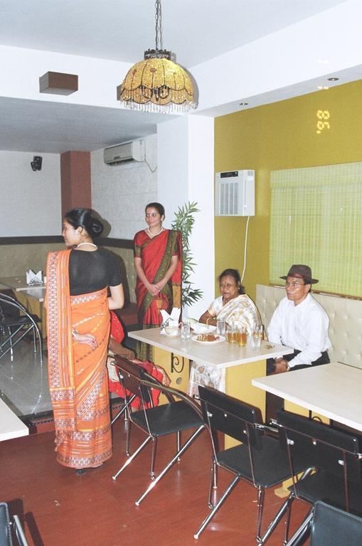 Hotel Fame City Guwahati Esterno foto